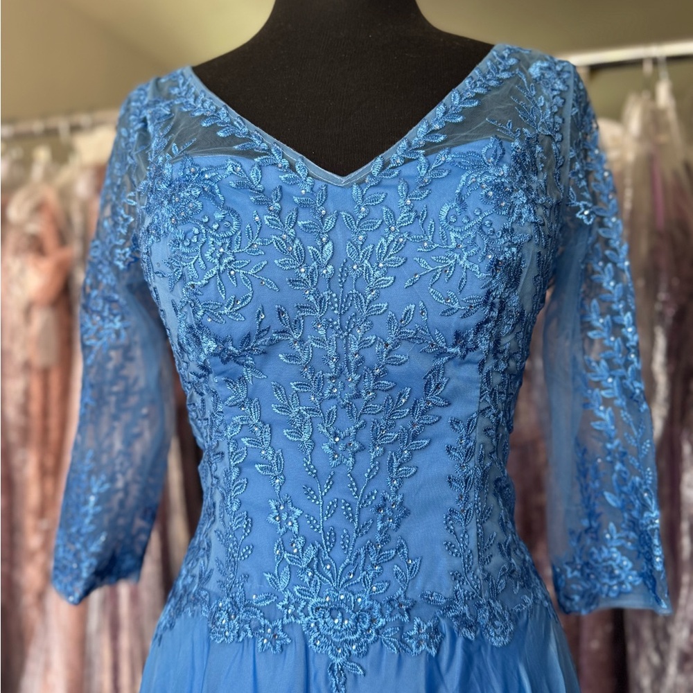 Elegant Blue Lace Dress